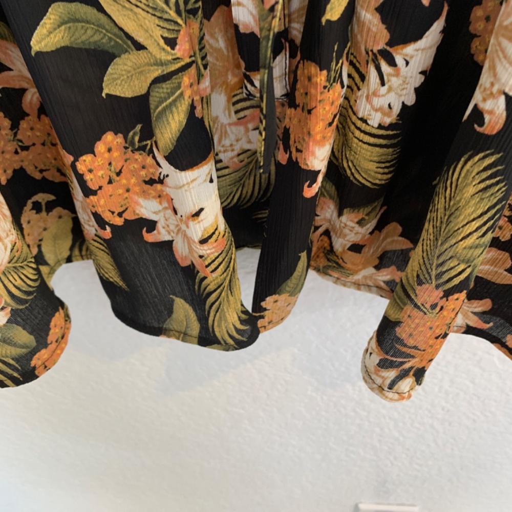 Black Floral Swimsuit Cover Up L/XL Robe Style Tie Front Georgette Tropical - Picture 9 of 11